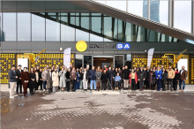 Project praticipants and visitors in front of the Exhibition hall